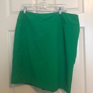 Worthington skirt size 18 green